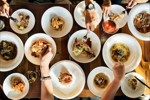 Restaurant and Café Customer Loyalty: 10 Ways to Turn Your Customers into Loyal Patrons